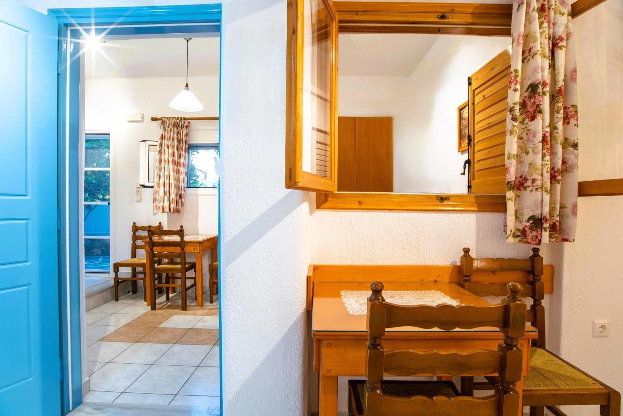 Kontaratos Studios & Apartments パロス島 エクステリア 写真
