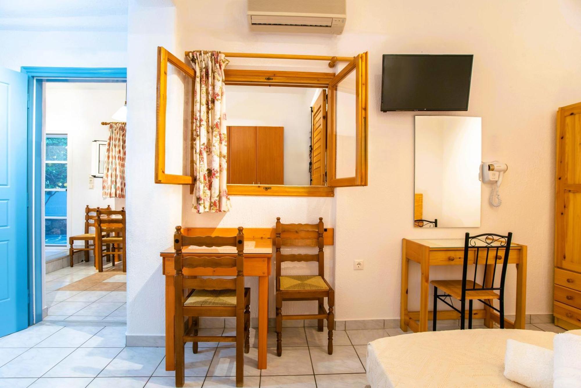 Kontaratos Studios & Apartments パロス島 エクステリア 写真